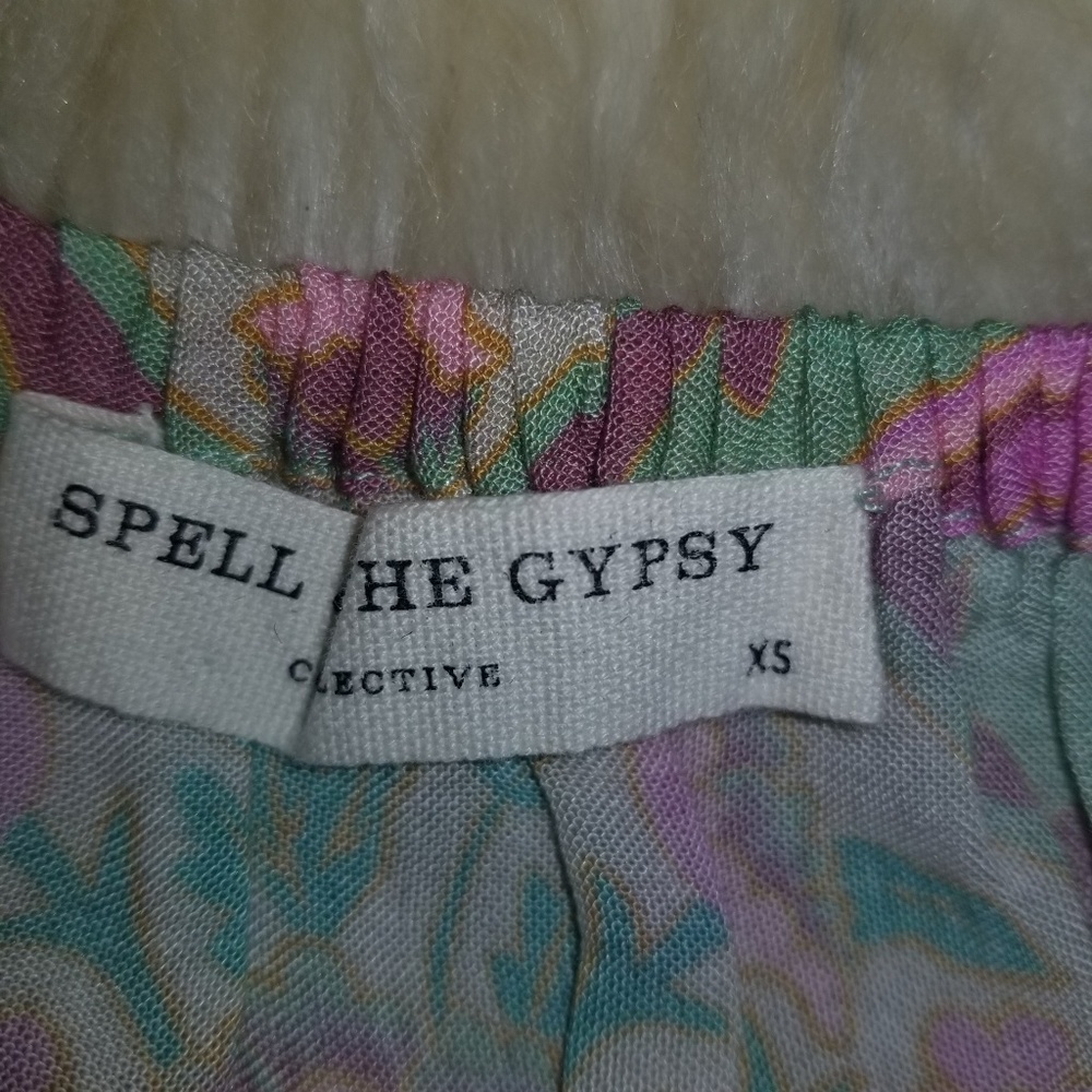 Gifted♡Spells Cloud Dancer Crop Top - Picture 3 of 3